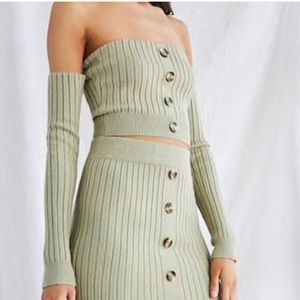 🪞 NEW off shoulder button long sleeve top